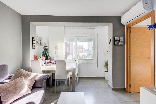 Foto 1 de Piso en venta en Centre - Eixample – Can Llobet – Can Serra de 3 habitaciones con aire acondicionado y calefacción