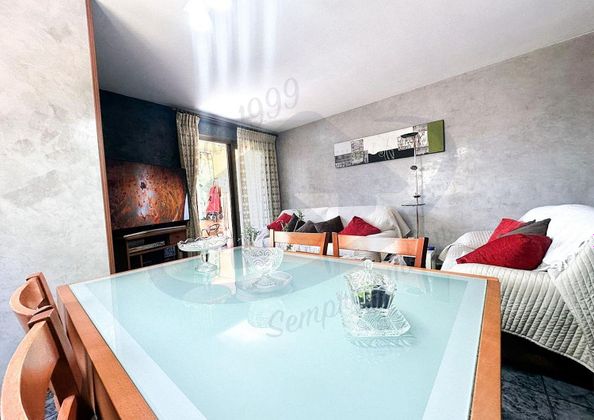 Foto 2 de Piso en venta en Centre - Eixample – Can Llobet – Can Serra de 4 habitaciones con balcón y aire acondicionado