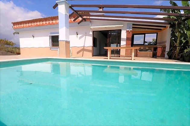 Foto 2 de Venta de chalet en Coín de 5 habitaciones con terraza y piscina