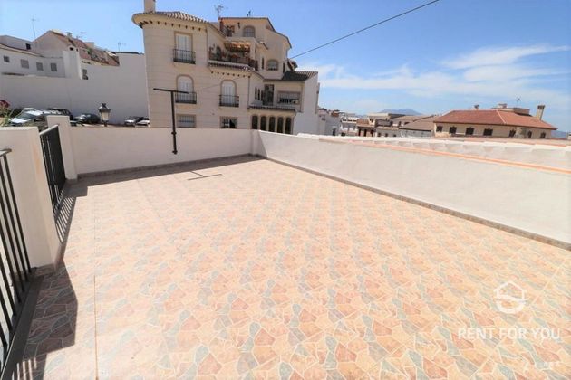 Foto 1 de Casa adosada en venta en Alhaurín el Grande de 5 habitaciones con terraza