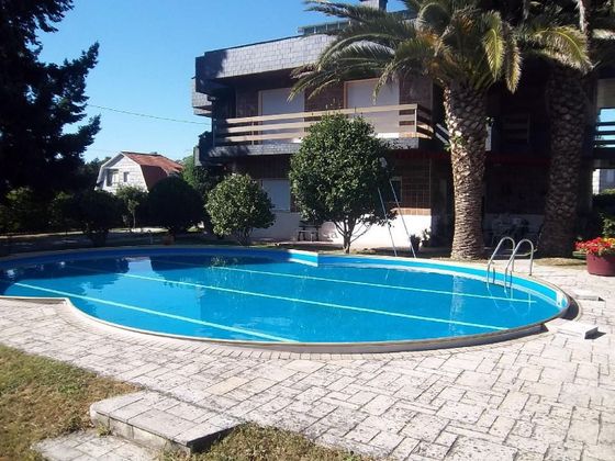 Foto 1 de Chalet en venta en San Cibrao das Viñas de 5 habitaciones con terraza y piscina