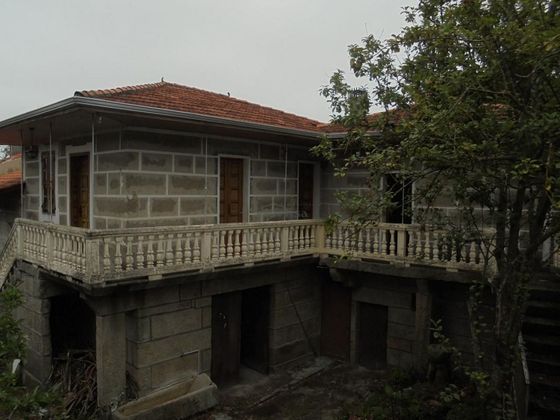 Foto 1 de Venta de casa en Xunqueira de Ambía de 3 habitaciones con garaje y jardín