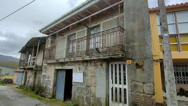 Foto 1 de Venta de casa en Xunqueira de Espadanedo con jardín y balcón