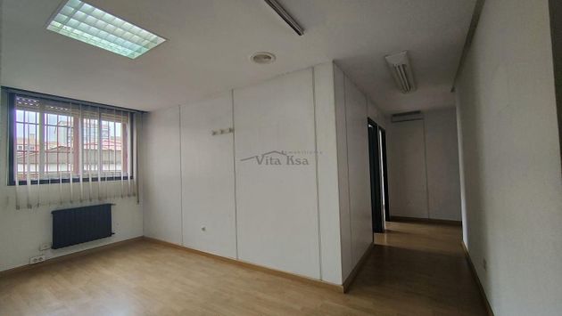 Foto 2 de Alquiler de oficina en Centro - Ourense con calefacción y ascensor