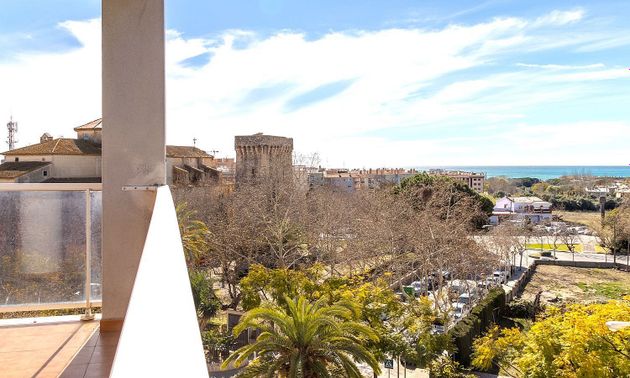 Foto 1 de Venta de ático en calle D'antoni Gaudí de 2 habitaciones con terraza y garaje