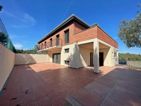 Foto 1 de Venta de casa en Castellnou - Can Mir - Sant Muç de 4 habitaciones con terraza y garaje
