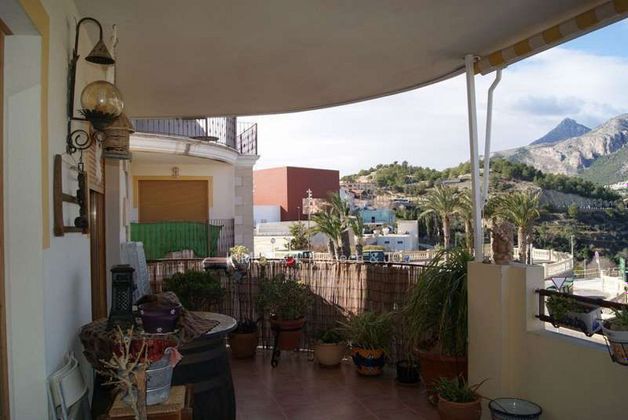 Foto 2 de Pis en venda a Nucia (la) de 4 habitacions amb terrassa i balcó