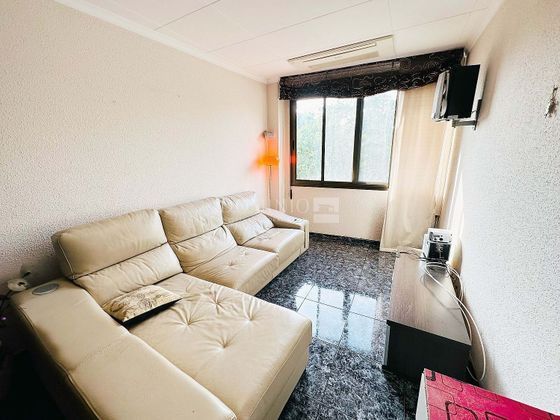 Foto 2 de Piso en venta en Artigas - Llefià de 3 habitaciones con aire acondicionado y ascensor
