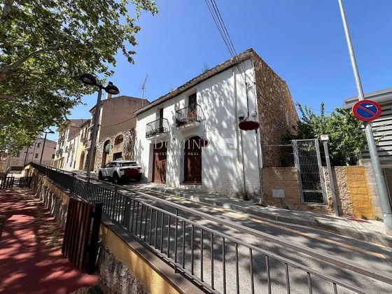 Foto 1 de Venta de casa en Corbera de Llobregat de 6 habitaciones con terraza