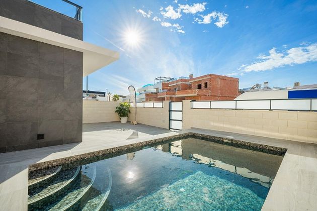 Foto 1 de Casa en venta en Benijófar de 3 habitaciones con terraza y piscina