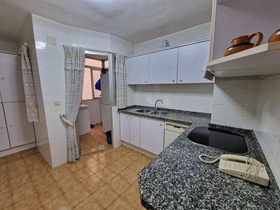 Foto 2 de Piso en venta en Altozano - Conde Lumiares de 3 habitaciones con terraza y piscina
