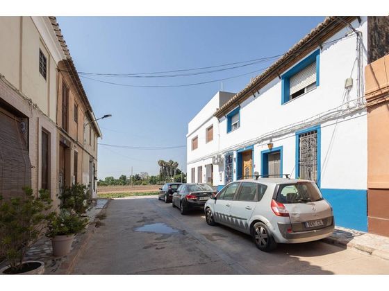 Foto 1 de Casa en venda a El Castellar-L´Oliveral de 4 habitacions amb terrassa