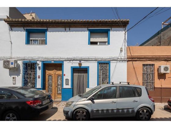 Foto 2 de Casa en venda a El Castellar-L´Oliveral de 4 habitacions amb terrassa
