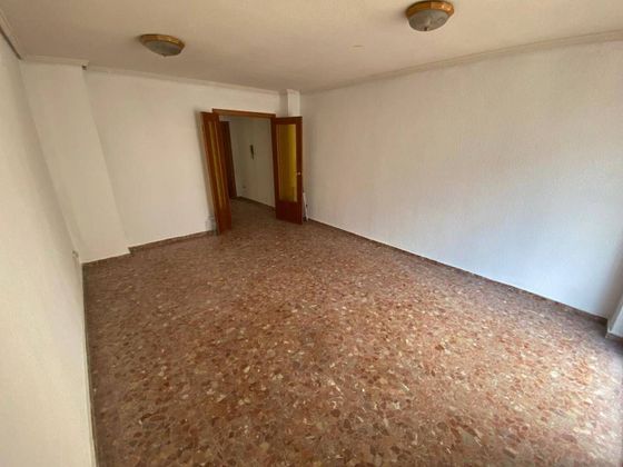 Foto 2 de Piso en venta en Sant Isidre de 4 habitaciones con garaje y balcón