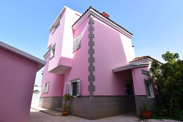 Foto 1 de Casa en venda a calle Blas Herrera de 4 habitacions amb terrassa i garatge