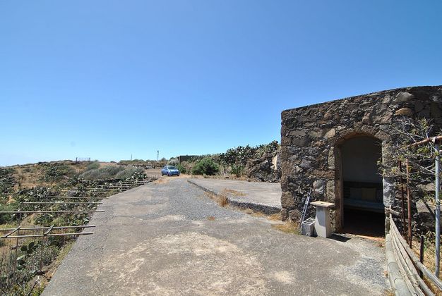 Foto 1 de Venta de terreno en calle Montaña Mariquita Ramirez de 15158 m²