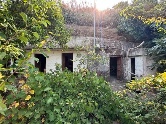 Foto 2 de Casa rural en venda a calle La Jurada de 2 habitacions amb jardí