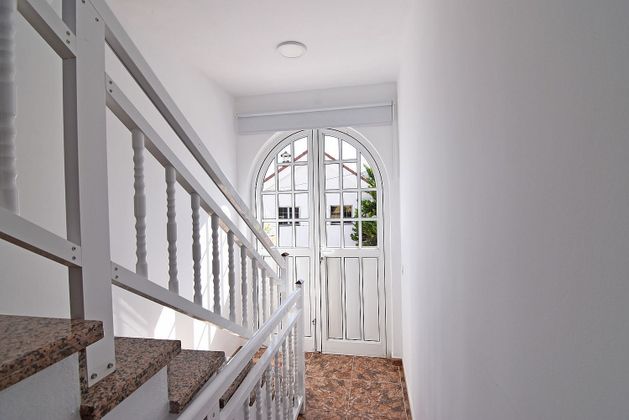 Foto 2 de Casa adossada en venda a San Lorenzo de 4 habitacions amb terrassa i balcó