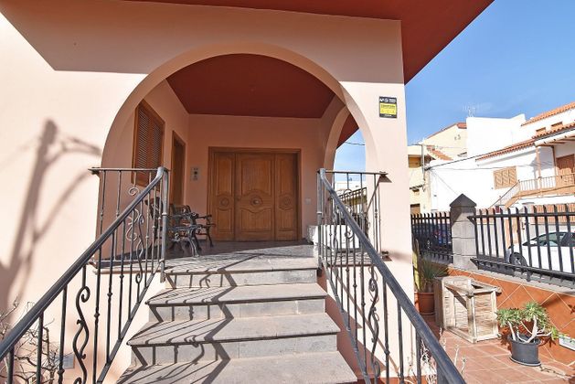 Foto 2 de Casa en venta en Agüimes de 4 habitaciones con terraza y garaje