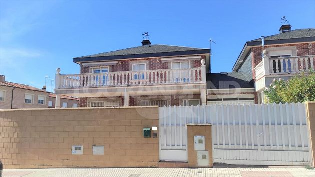 Foto 1 de Casa en venda a Cabrerizos de 4 habitacions amb terrassa i garatge