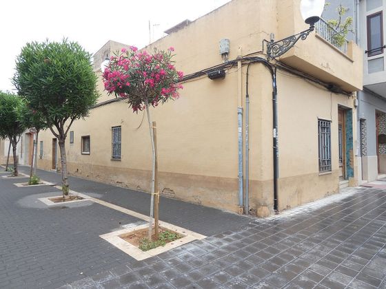 Foto 1 de Venta de casa adosada en Picanya de 3 habitaciones con terraza