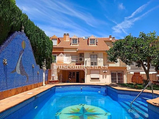 Foto 1 de Casa adossada en venda a Valdeastillas - Fuentezuelas de 11 habitacions amb terrassa i piscina
