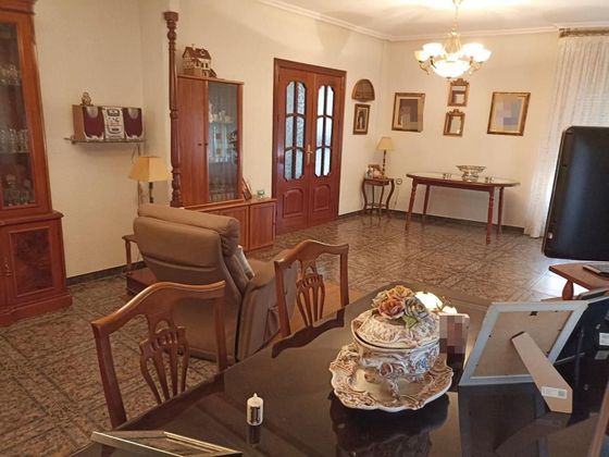 Foto 1 de Xalet en venda a Mengíbar de 4 habitacions amb terrassa i garatge