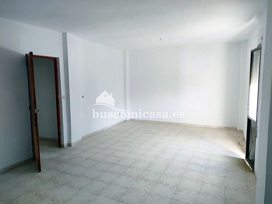 Foto 2 de Piso en venta en Alcaudete de 3 habitaciones con terraza y balcón