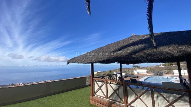 Foto 1 de Casa rural en venta en La Quinta - Taucho de 3 habitaciones con terraza y piscina