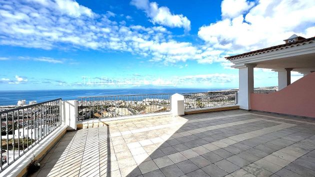 Foto 1 de Venta de piso en Costa Adeje de 3 habitaciones con terraza y piscina
