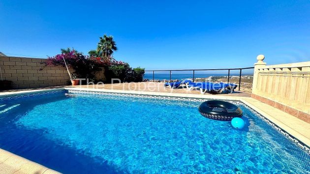 Foto 1 de Xalet en venda a Costa Adeje de 3 habitacions amb terrassa i piscina