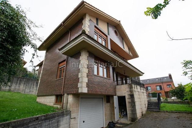Foto 2 de Casa en venda a Ampuero de 4 habitacions amb garatge i jardí