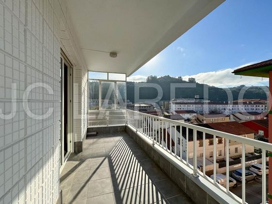 Foto 1 de Pis en venda a Laredo de 3 habitacions amb terrassa i calefacció