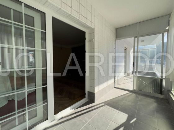 Foto 2 de Pis en venda a Laredo de 3 habitacions amb terrassa i calefacció
