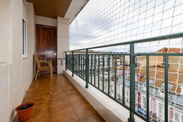 Foto 2 de Venta de piso en Santoña de 4 habitaciones con terraza y calefacción