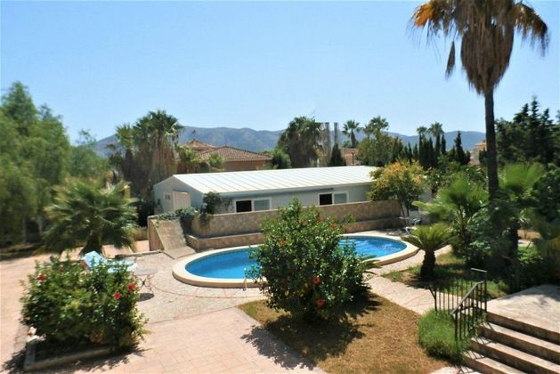 Foto 2 de Xalet en venda a Alfaz del Pi Pueblo-Urbanizaciones de 4 habitacions amb terrassa i piscina