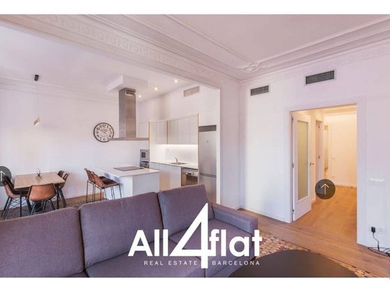 Foto 1 de Alquiler de piso en El Raval de 3 habitaciones con muebles y balcón
