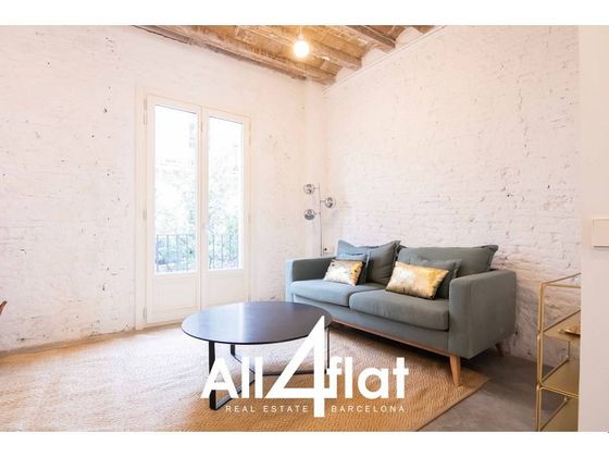 Foto 2 de Alquiler de ático en Vila de Gràcia de 3 habitaciones con terraza y muebles