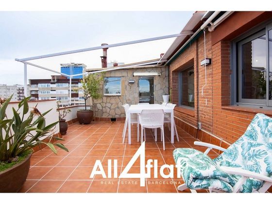 Foto 2 de Ático en alquiler en La Nova Esquerra de l'Eixample de 3 habitaciones con terraza y muebles