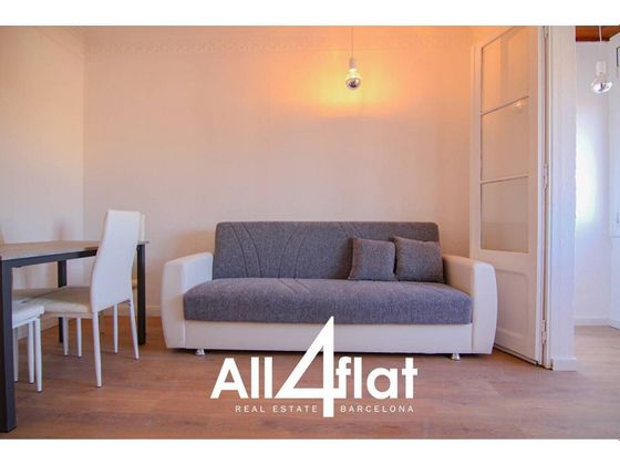 Foto 2 de Ático en venta en Hostafrancs de 3 habitaciones con terraza y calefacción