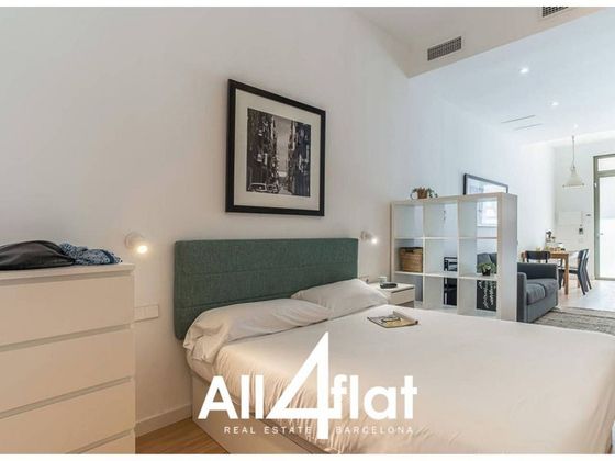 Foto 1 de Pis en lloguer a La Barceloneta de 1 habitació amb mobles i aire acondicionat