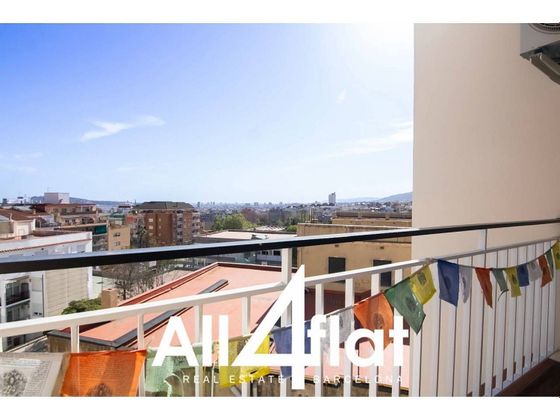 Foto 2 de Piso en alquiler en El Baix Guinardó de 3 habitaciones con terraza y muebles
