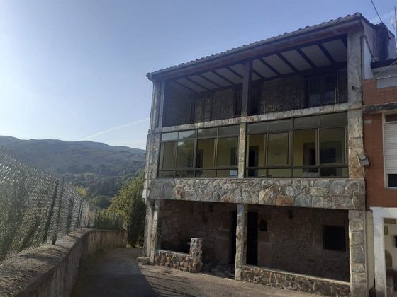 Foto 1 de Casa rural en venda a Ruesga de 1 habitació i 460 m²