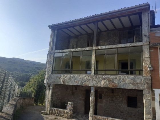 Foto 2 de Casa rural en venda a Ruesga de 1 habitació i 460 m²