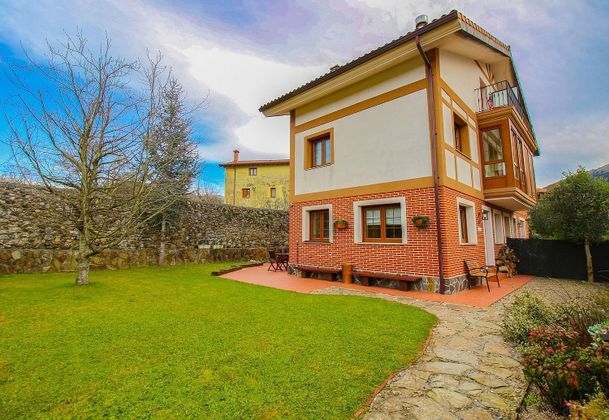 Foto 1 de Casa en venda a Ruesga de 3 habitacions amb jardí i balcó