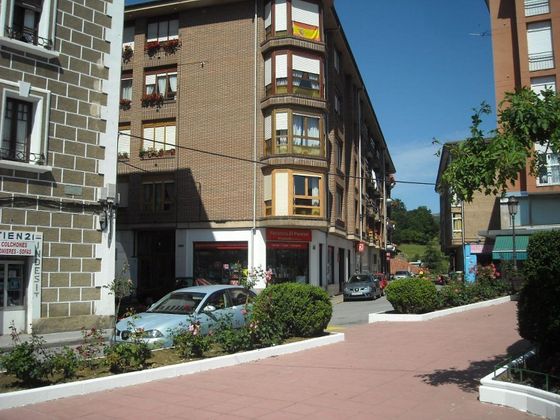 Foto 1 de Piso en venta en Ramales de la Victoria de 3 habitaciones con terraza y balcón