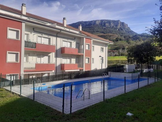 Foto 1 de Piso en venta en Ramales de la Victoria de 2 habitaciones con terraza y piscina