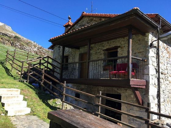Foto 1 de Casa rural en venda a Arredondo de 3 habitacions amb jardí i balcó