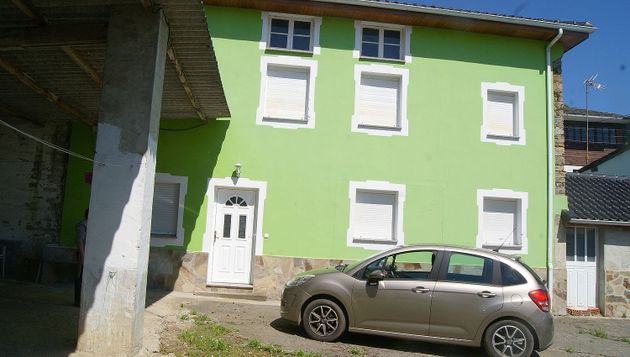Foto 1 de Xalet en venda a Valdés de 7 habitacions amb terrassa i garatge