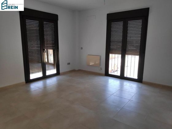 Foto 2 de Venta de piso en Alameda de la Sagra de 2 habitaciones y 170 m²